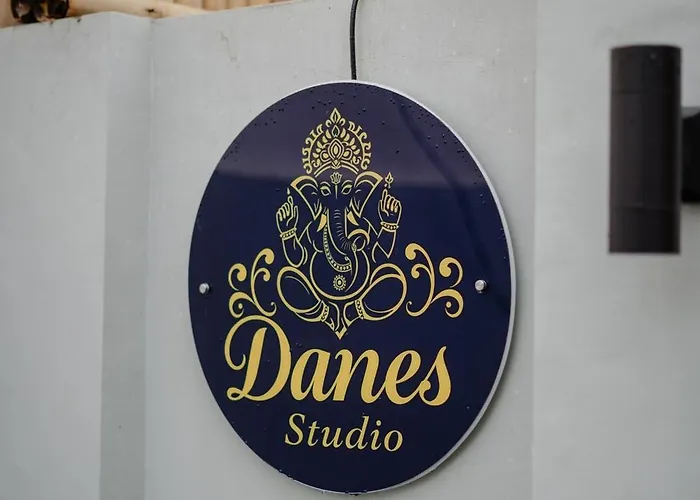 Danes - Cozy 3br Private Apartment *